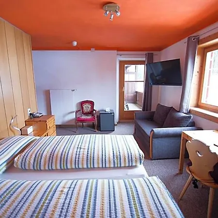 Hotel Hold 2*