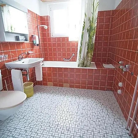 Hotel Hold