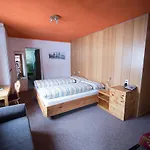 Hold Hotel